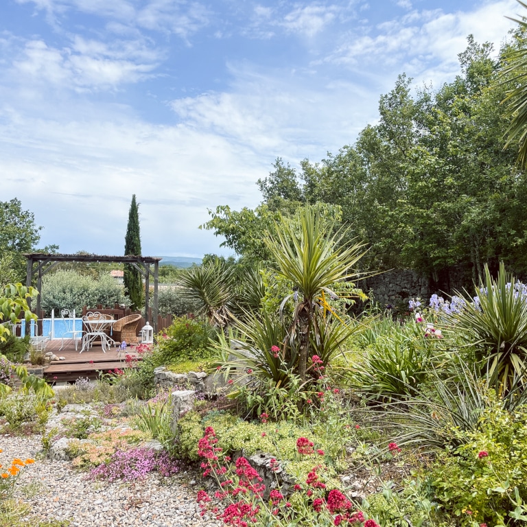piscine maison de vacances labeaume pour 4 personnes